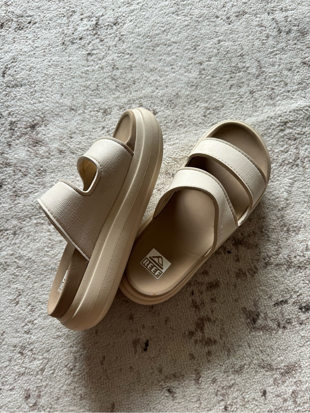 REEF sandals - Picture 2 of 4